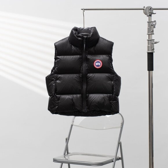 ✨🎁Canada Goose Black Puffer Vest - Picture 1 of 8